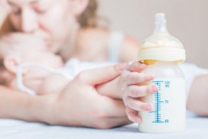 Cum se alege sticla de lapte pentru copii?