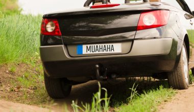 Care sunt amenzile pentru montarea incorecta a unui suport de numar