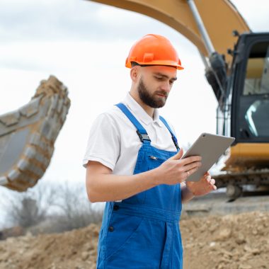 Cat de des trebuie efectuate reviziile la utilajele de constructii?