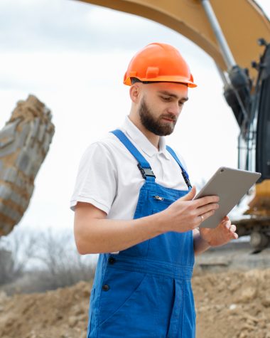 Cat de des trebuie efectuate reviziile la utilajele de constructii?