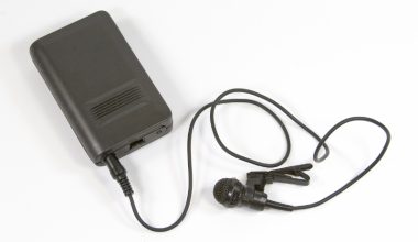 detector camere si microfoane