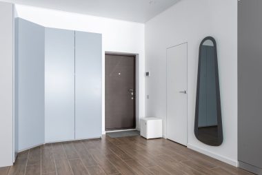 usi intrare apartament